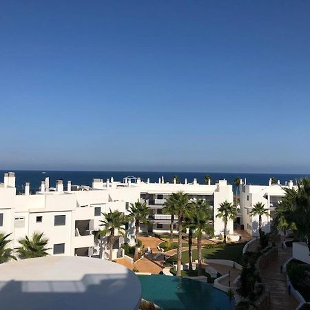 Luxury Beach Front Apartment アレナレス・デル・ソル エクステリア 写真