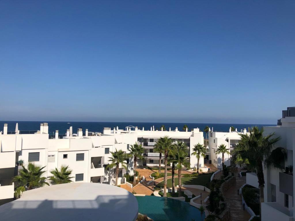 Luxury Beach Front Apartment アレナレス・デル・ソル エクステリア 写真